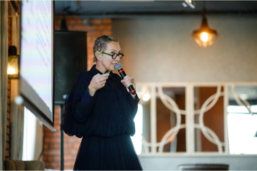 Татьяна Полякова поделилась секретами бизнес-этикета на мероприятии EcoStandard.Club в Москве